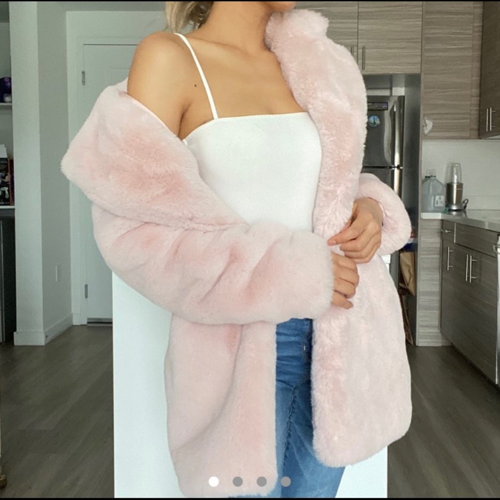 Majorelle pink faux fur coat 💕